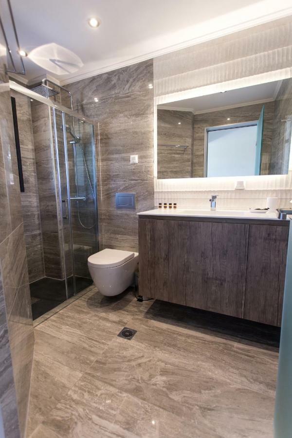 Moonline Maisonettes &