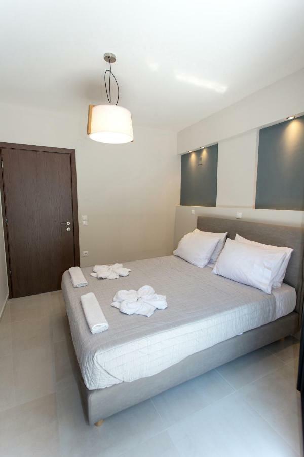 Moonline Maisonettes & *